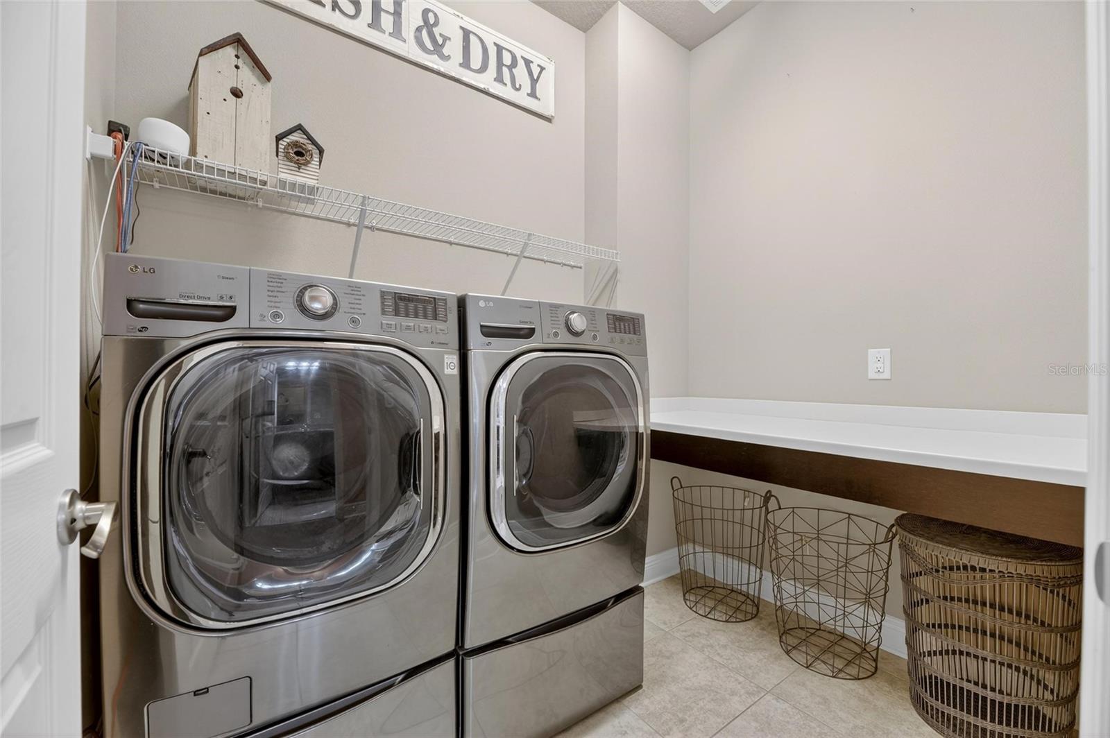 Listing photo id 54 for 6909 Crestpoint Drive