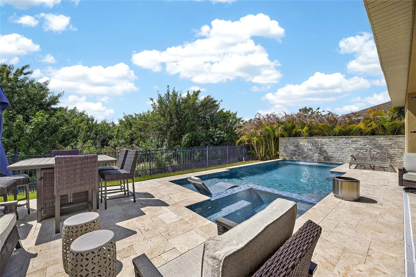 Listing photo id 55 for 6909 Crestpoint Drive