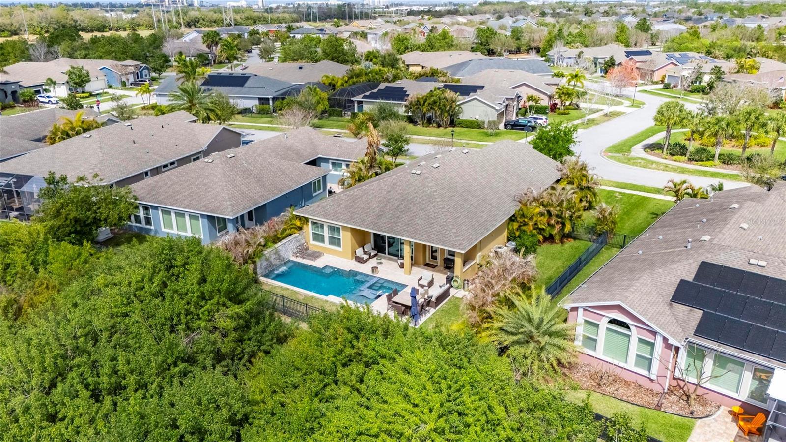 Listing photo id 68 for 6909 Crestpoint Drive