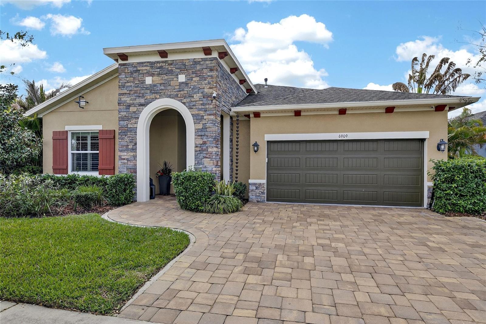 Listing photo id 70 for 6909 Crestpoint Drive