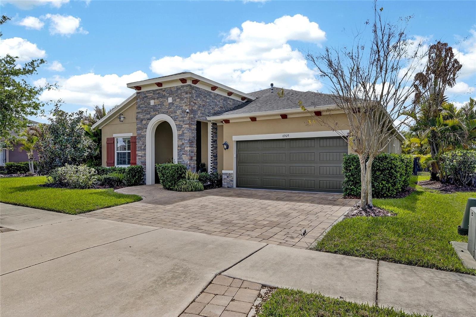 Listing photo id 71 for 6909 Crestpoint Drive