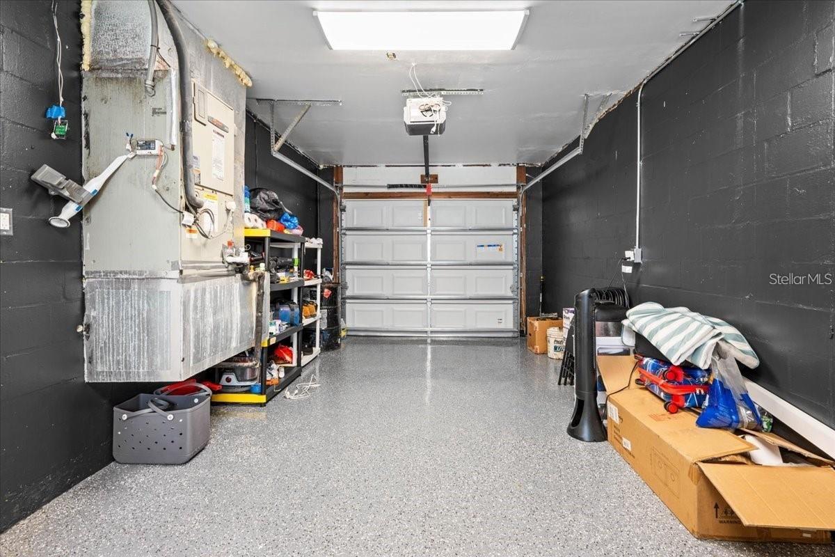 Listing photo id 22 for 6083 50th Avenue N