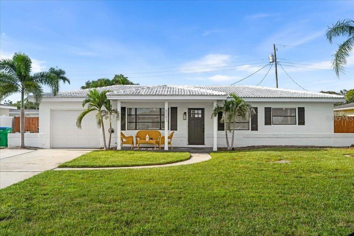 Listing photo id 1 for 6083 50th Avenue N