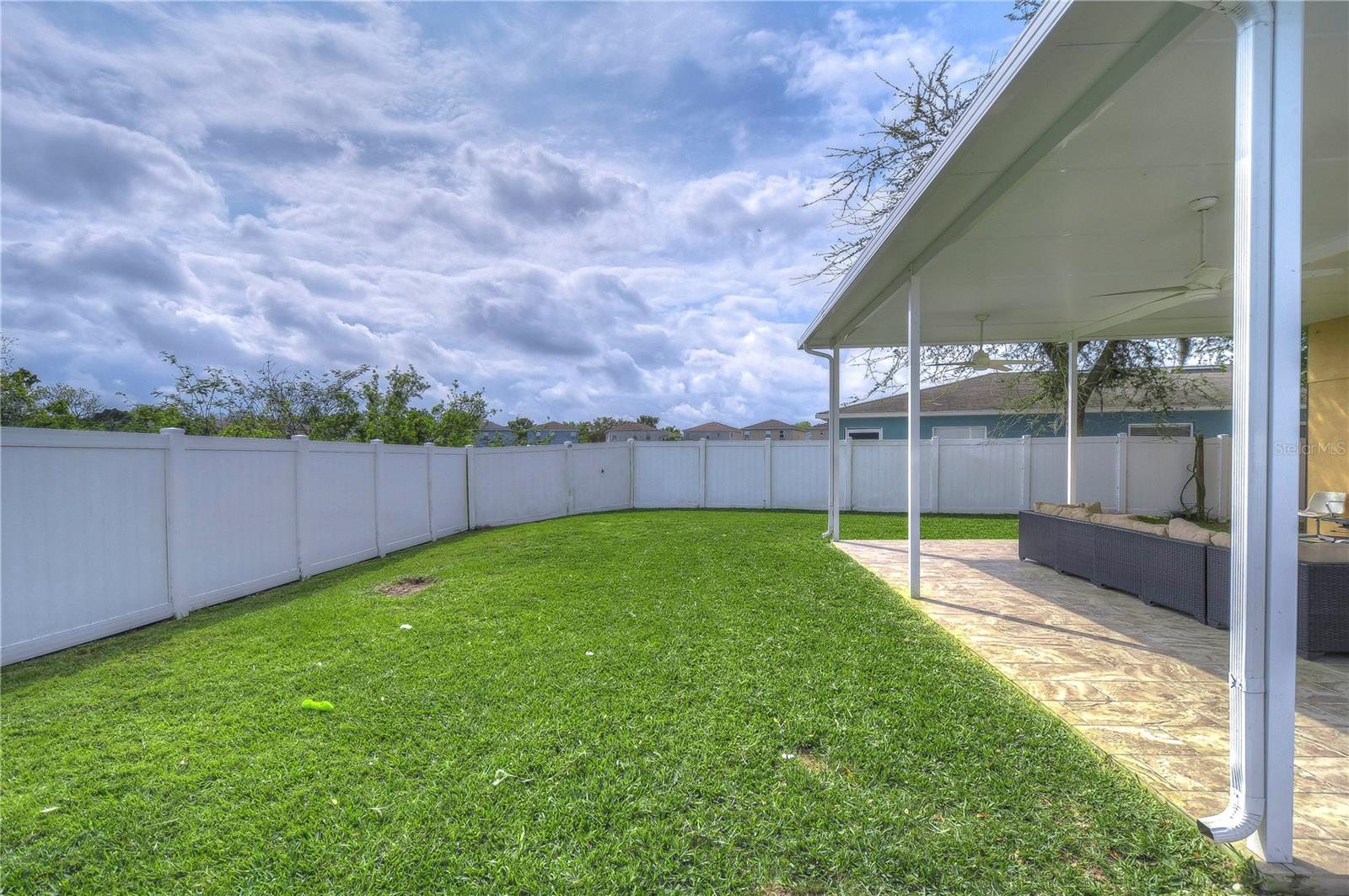 Image 41 of 60 For 17455 Garden Heath Court