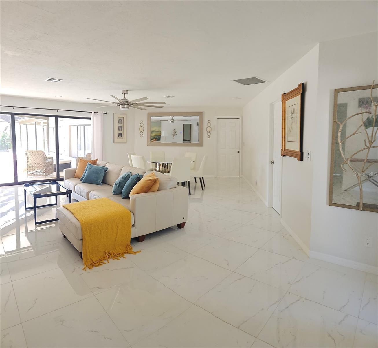 Image 14 of 38 For 142 Torrey Pines Point