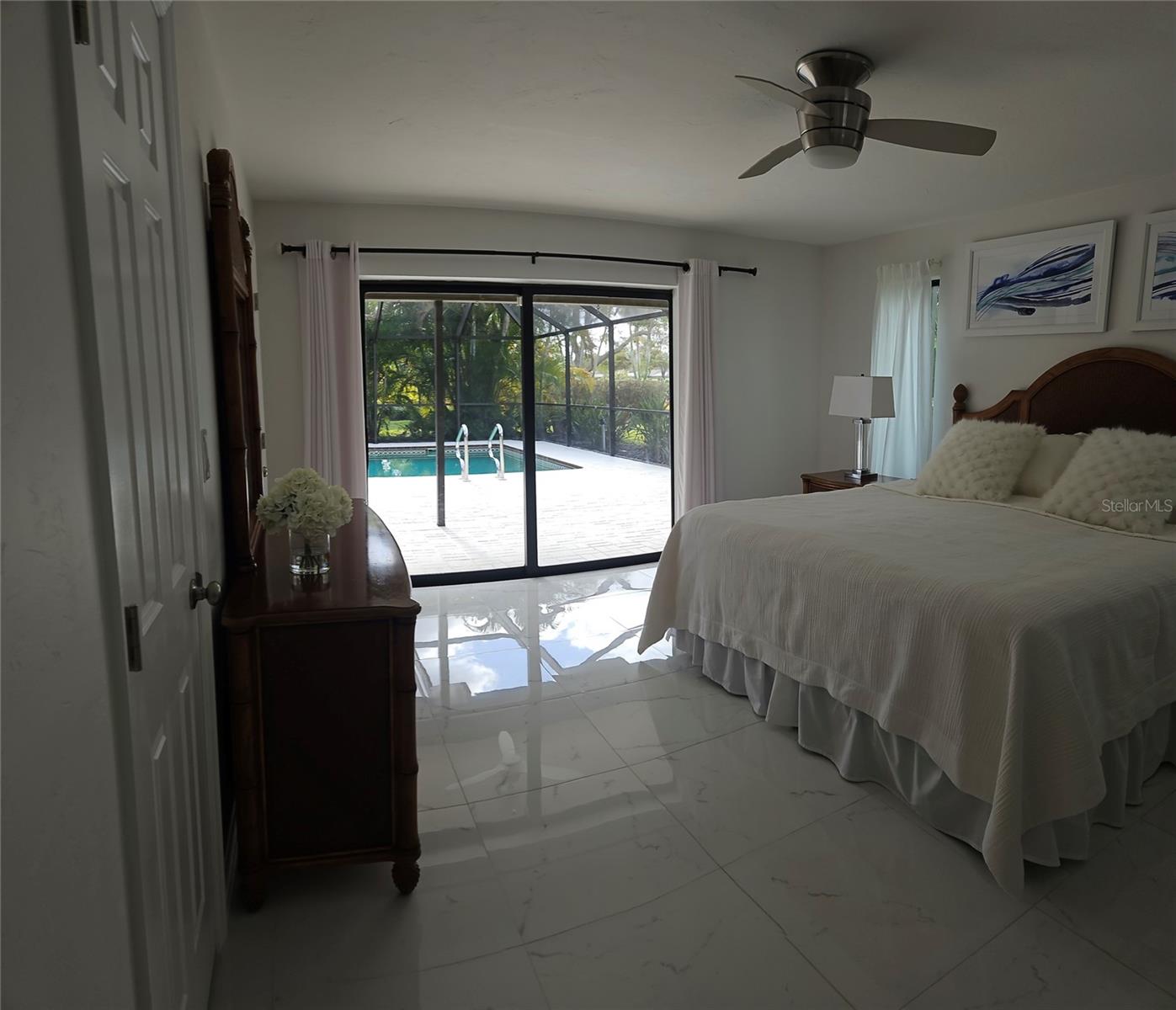 Image 18 of 38 For 142 Torrey Pines Point