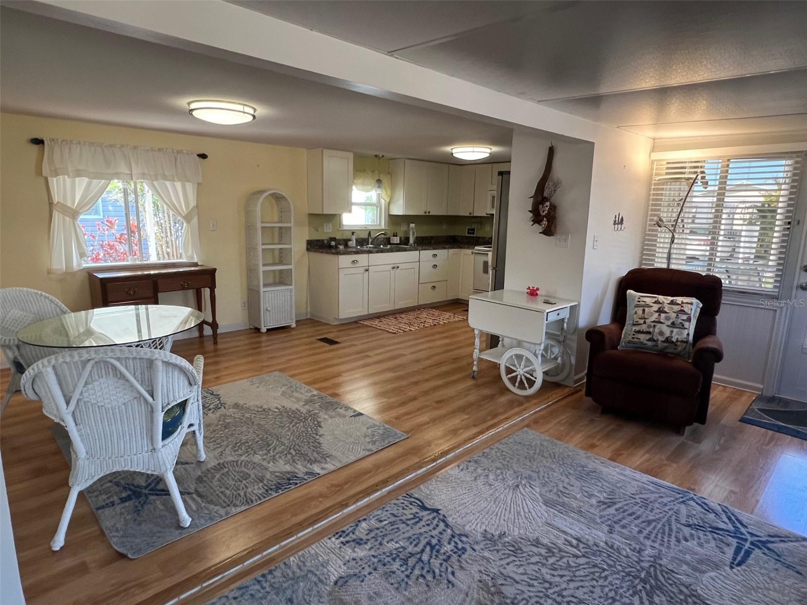 Image 13 of 27 For 11300 124th Avenue 33