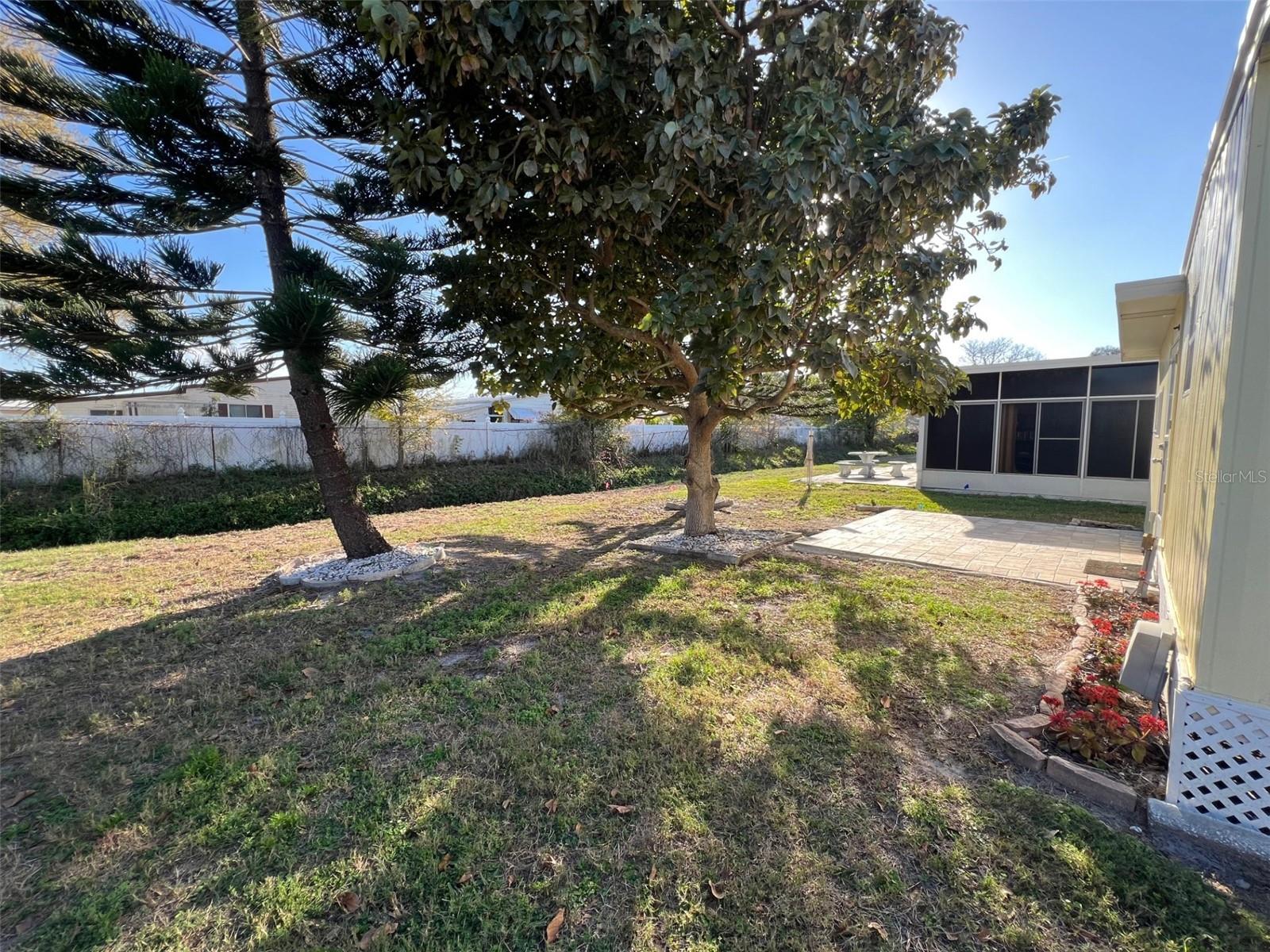 Image 7 of 27 For 11300 124th Avenue 33