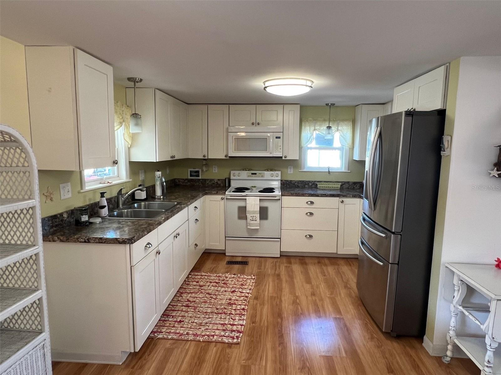 Image 8 of 27 For 11300 124th Avenue 33