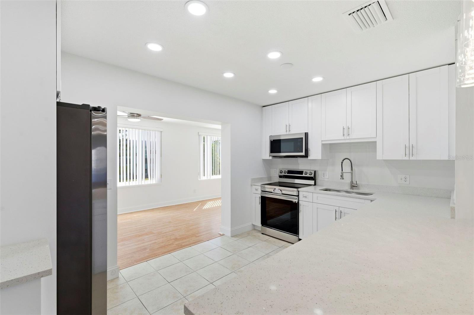 Image 11 of 53 For 2073 Denmark Street 37