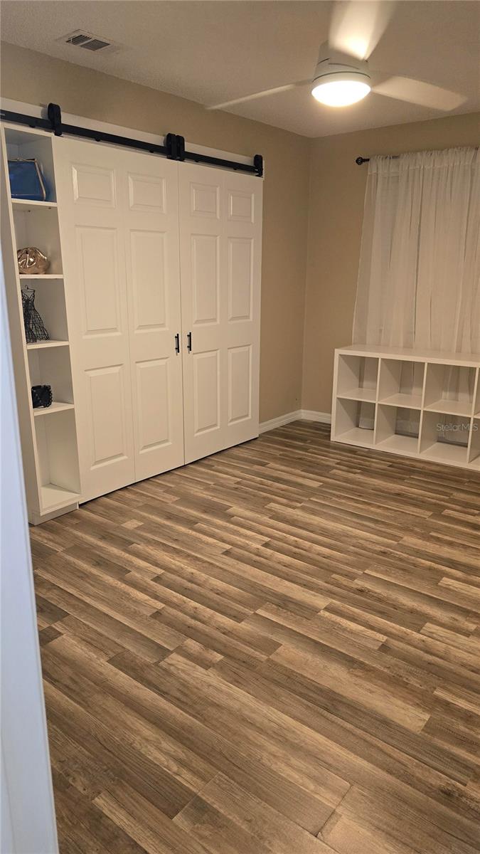 Image 8 of 12 For 211 Thorn Tree Place 211