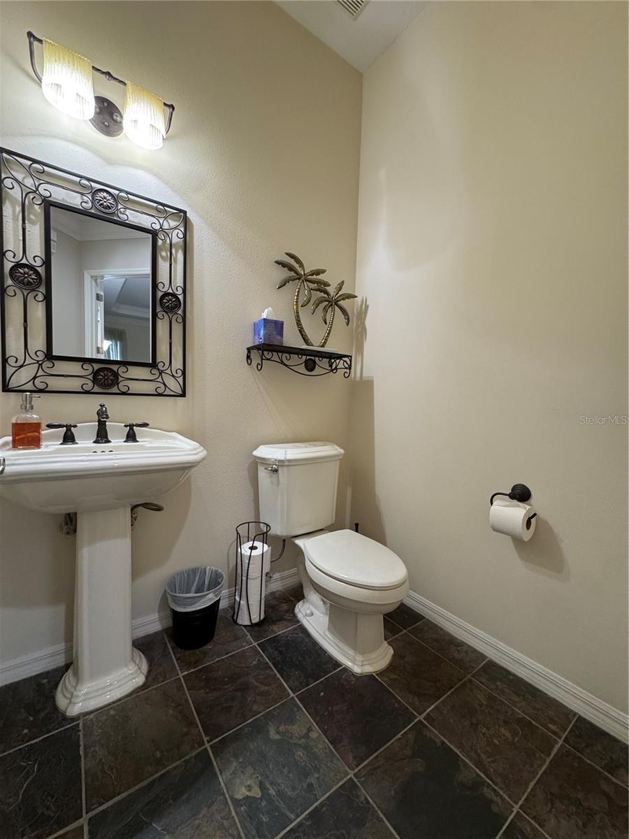 Image 15 of 78 For 21001 Lake Vienna Drive