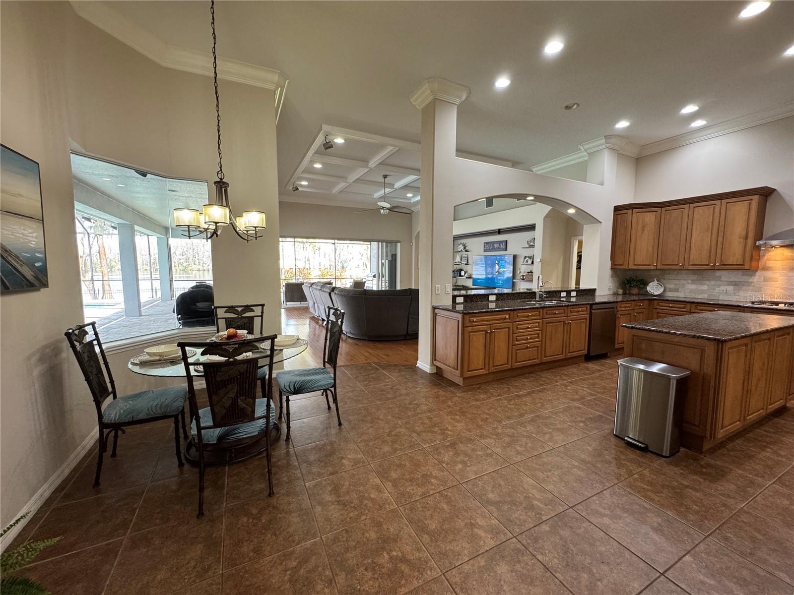 Image 16 of 78 For 21001 Lake Vienna Drive