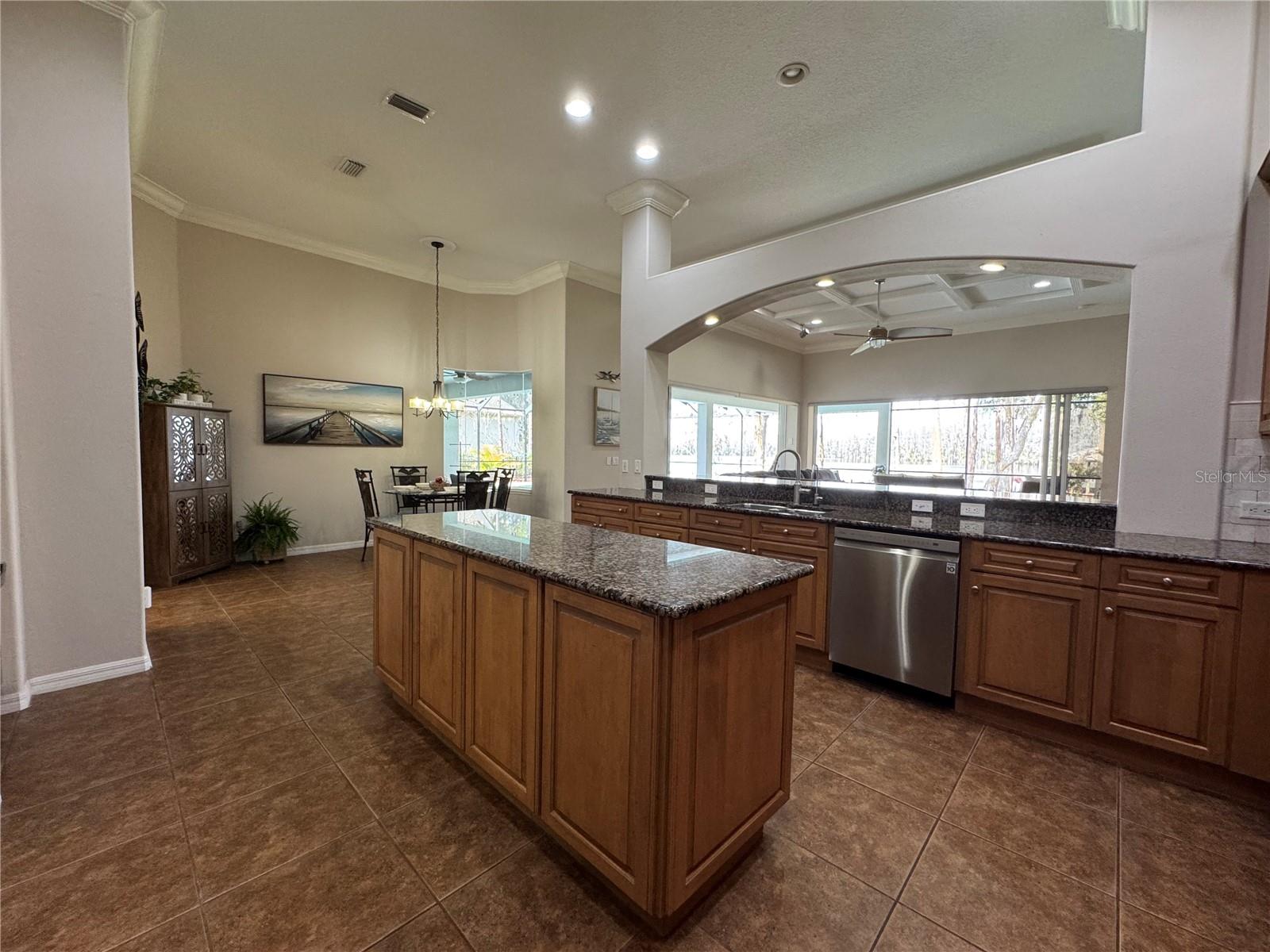 Image 18 of 78 For 21001 Lake Vienna Drive