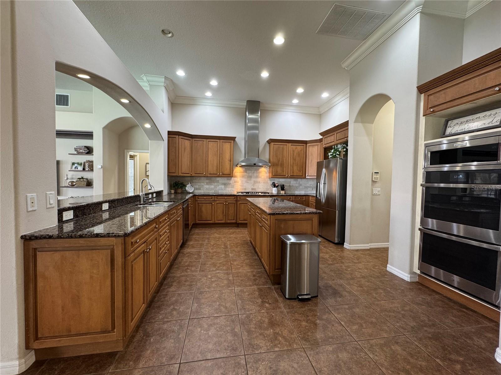 Image 19 of 78 For 21001 Lake Vienna Drive