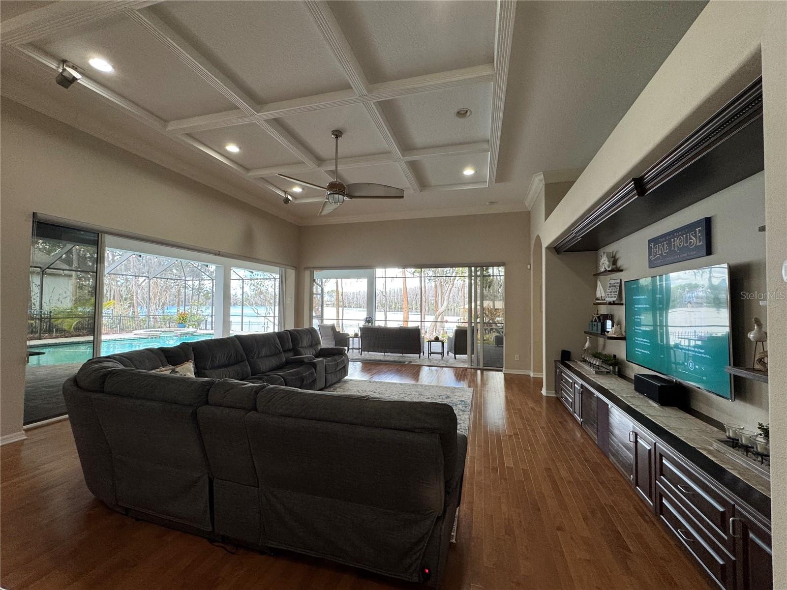 Image 25 of 78 For 21001 Lake Vienna Drive