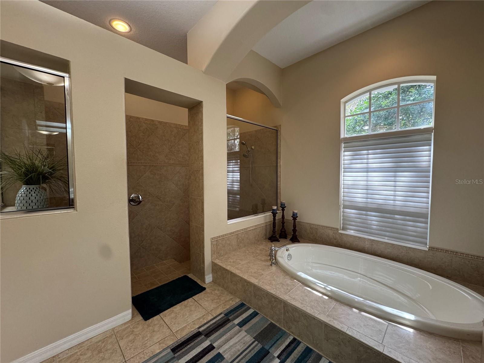 Image 34 of 78 For 21001 Lake Vienna Drive