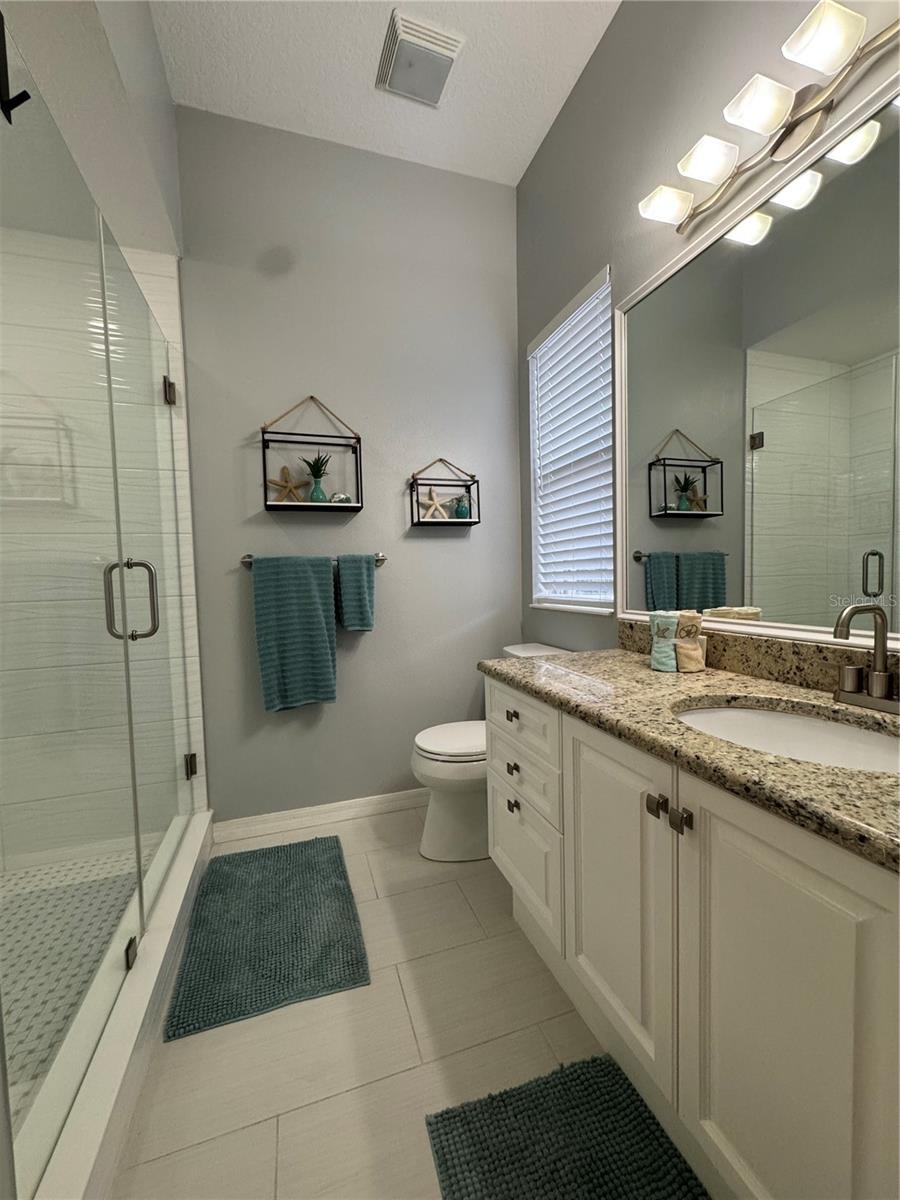 Image 36 of 78 For 21001 Lake Vienna Drive