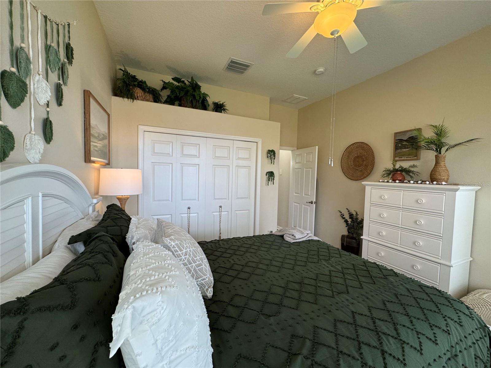 Image 40 of 78 For 21001 Lake Vienna Drive