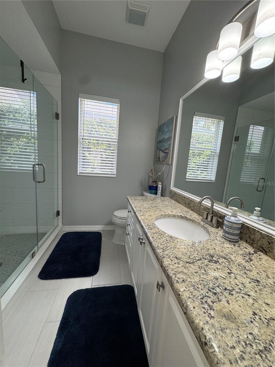 Image 41 of 78 For 21001 Lake Vienna Drive