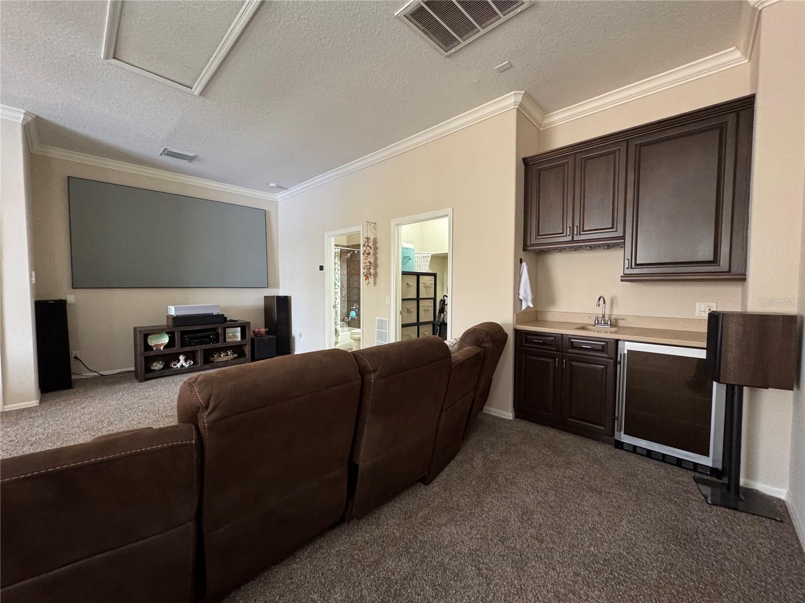 Image 47 of 78 For 21001 Lake Vienna Drive