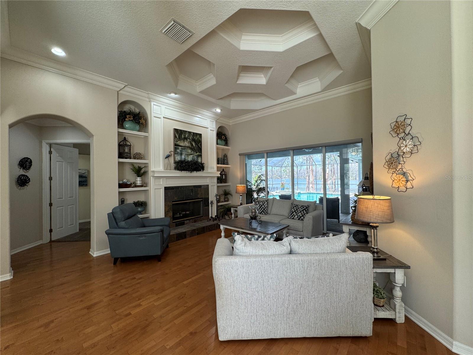 Image 9 of 78 For 21001 Lake Vienna Drive