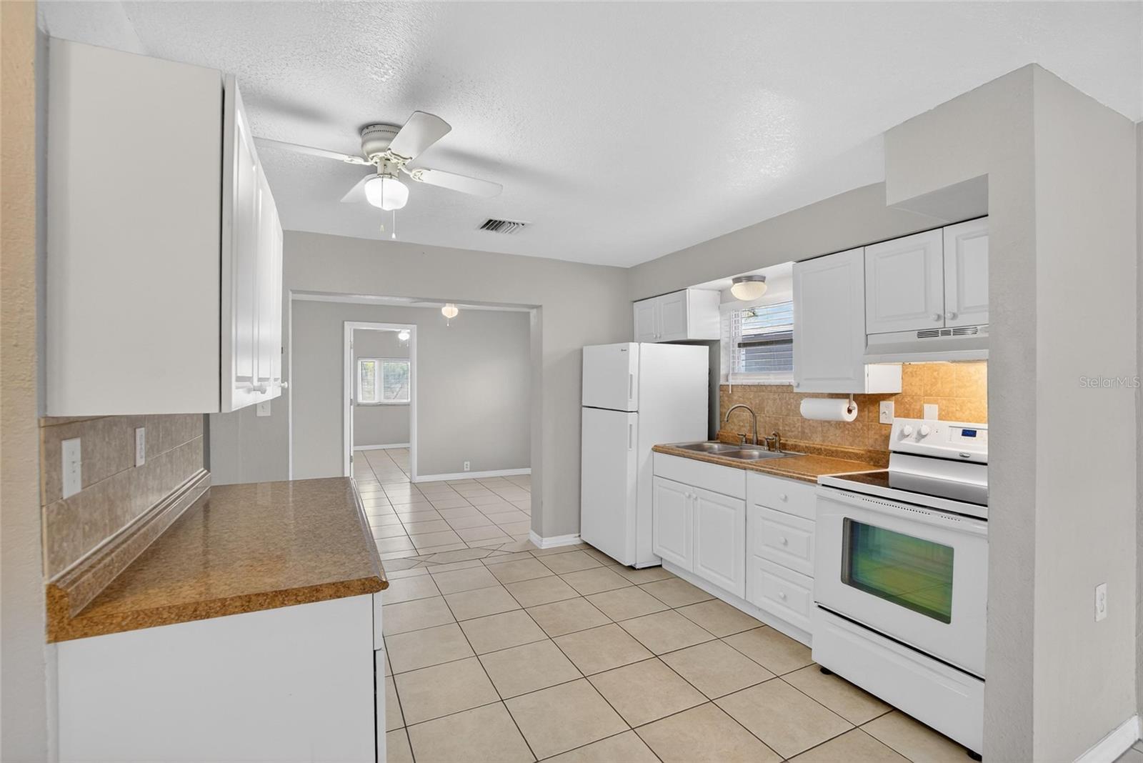 Image 10 of 42 For 685 71st Avenue N