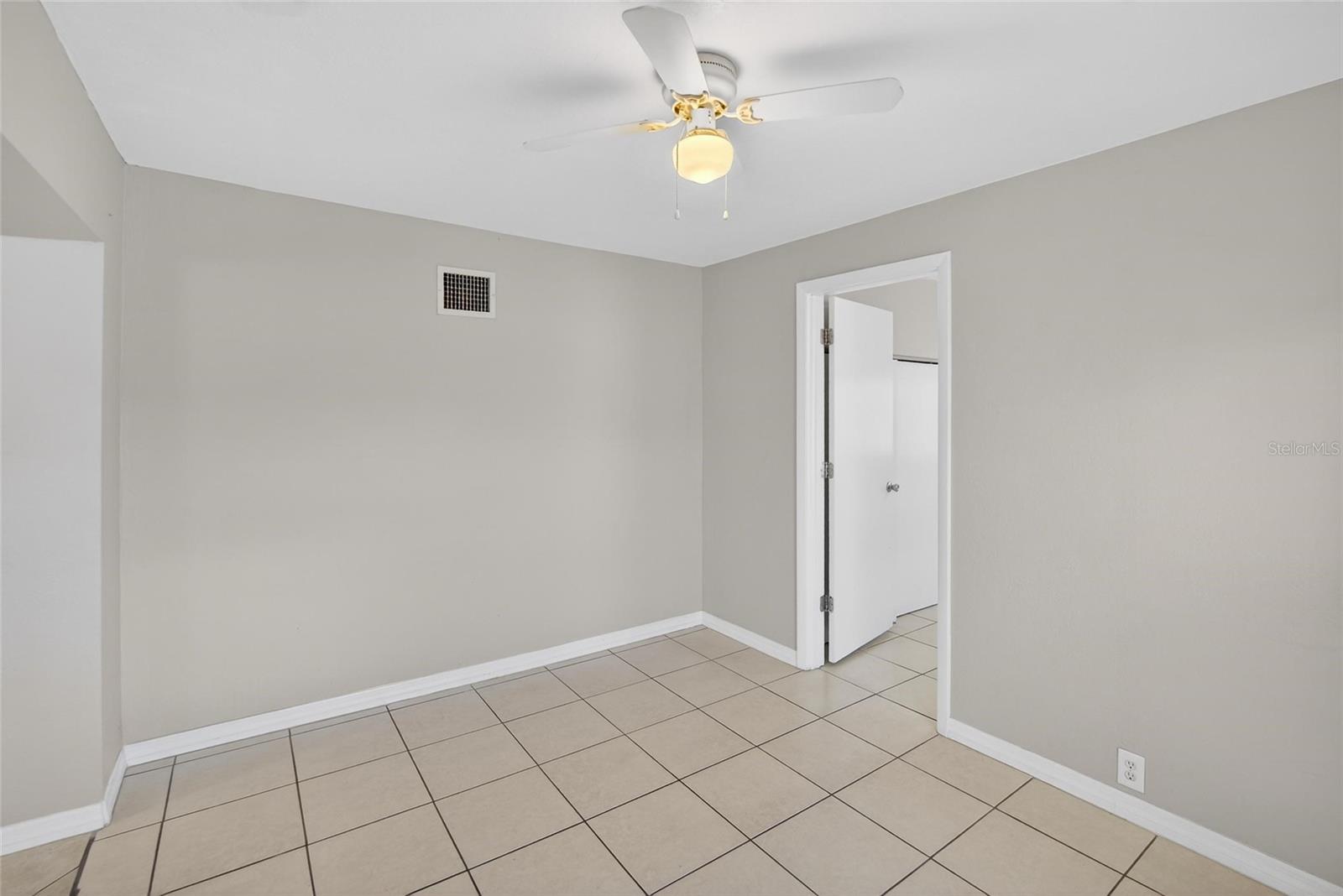 Image 23 of 42 For 685 71st Avenue N