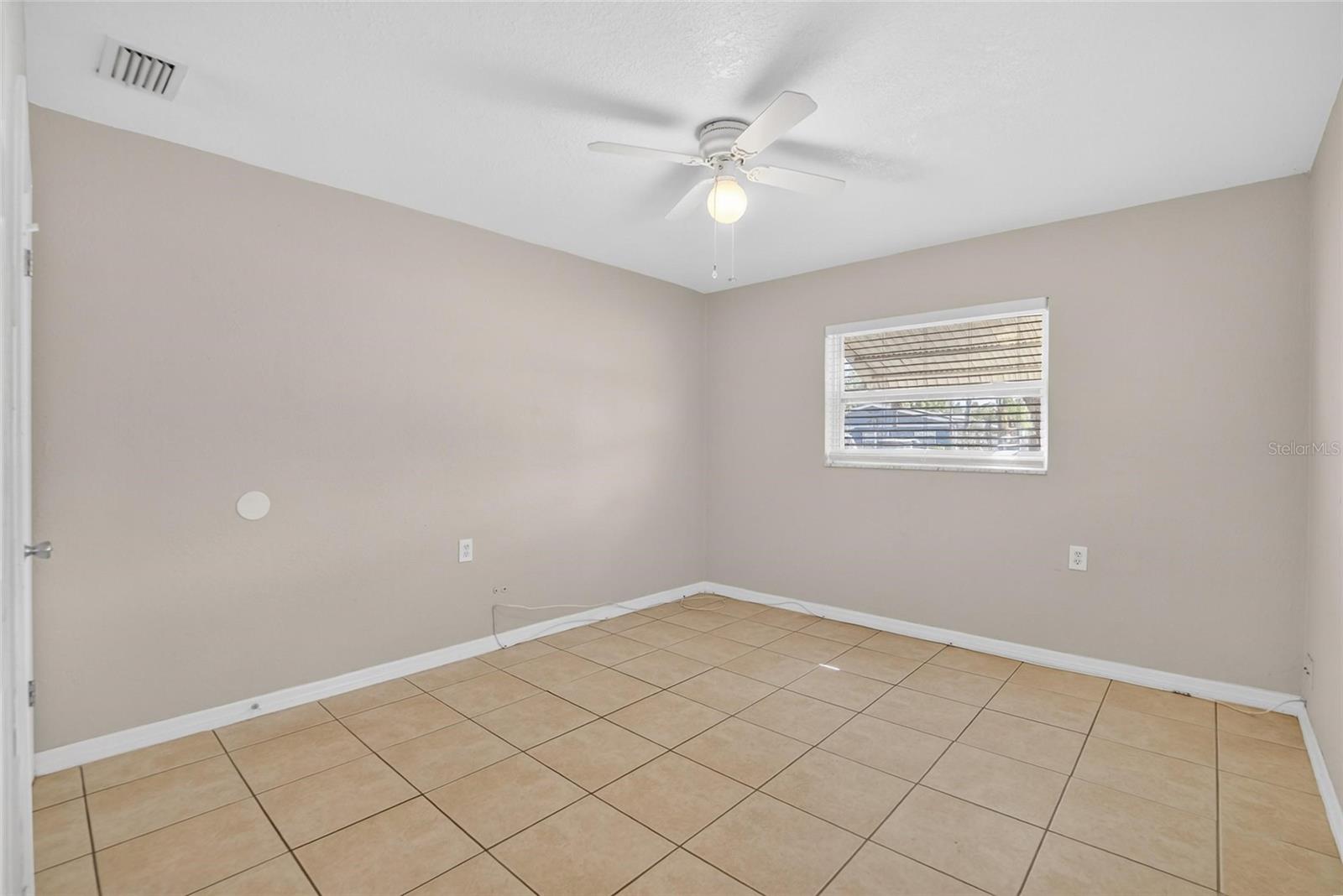 Image 7 of 42 For 685 71st Avenue N