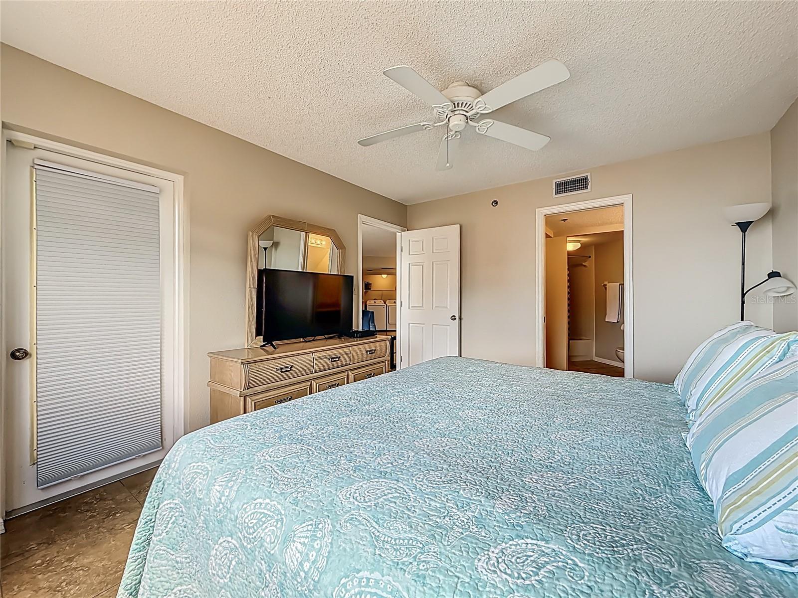 Image 11 of 20 For 18450 Gulf Boulevard 401