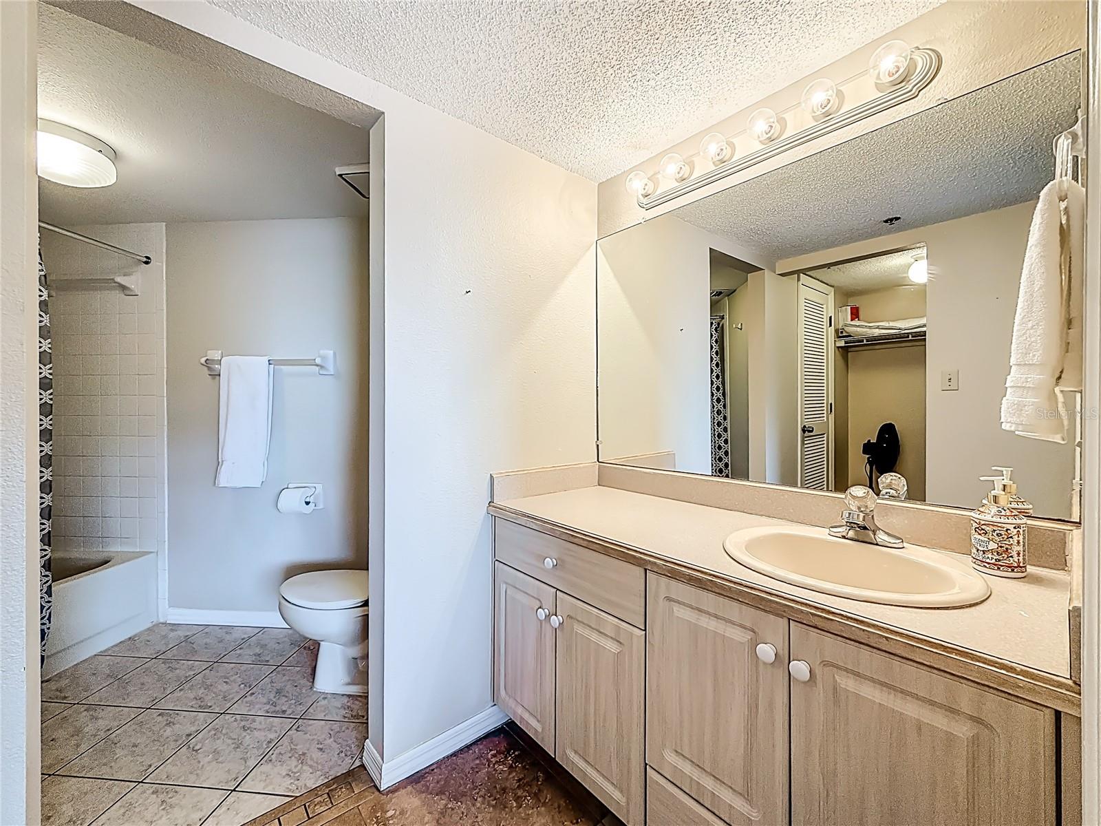 Image 12 of 20 For 18450 Gulf Boulevard 401