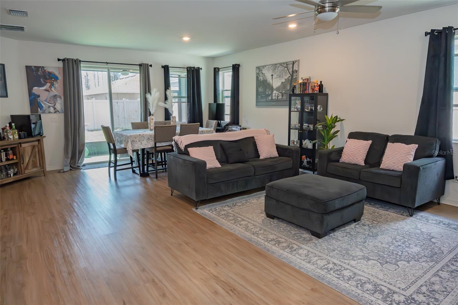 Image 11 of 33 For 20147 Azul Marble Loop