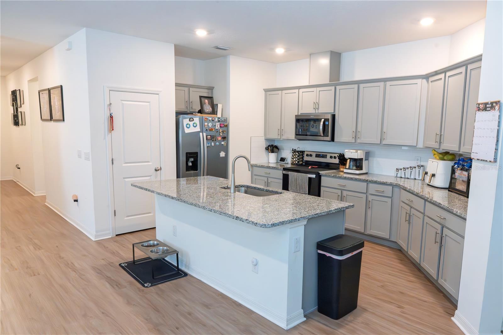 Image 4 of 33 For 20147 Azul Marble Loop