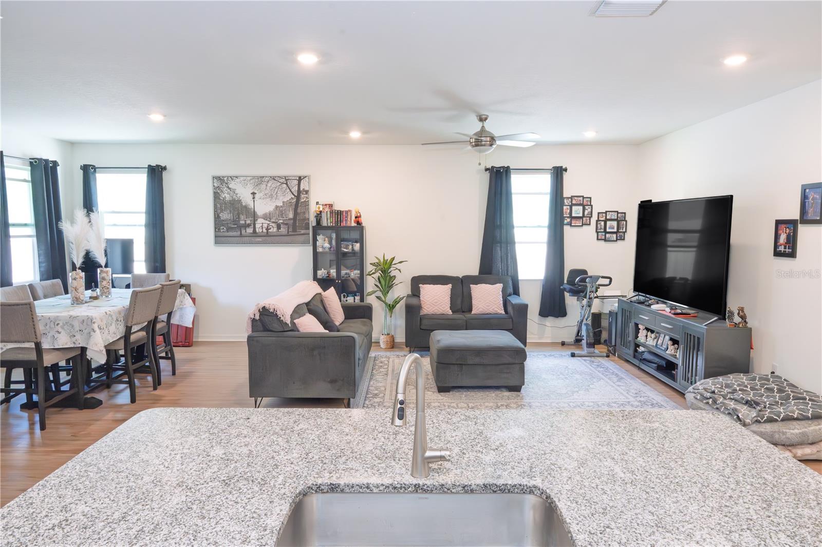 Image 5 of 33 For 20147 Azul Marble Loop