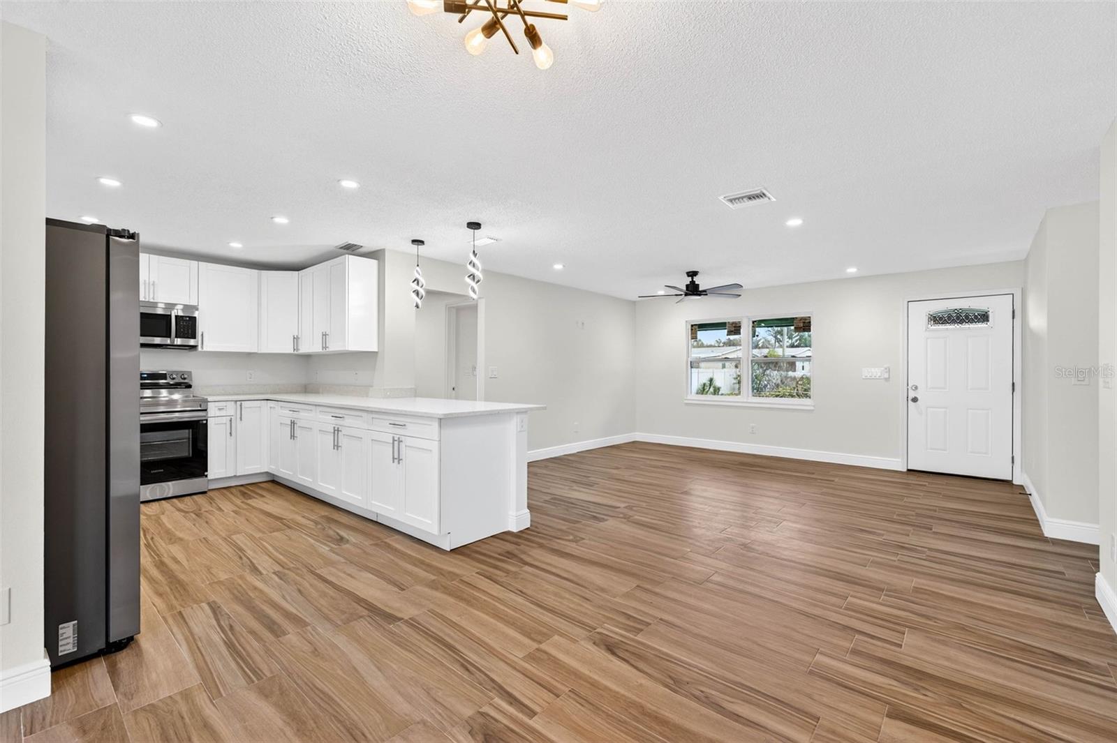 Image 18 of 56 For 4221 Burrows Road