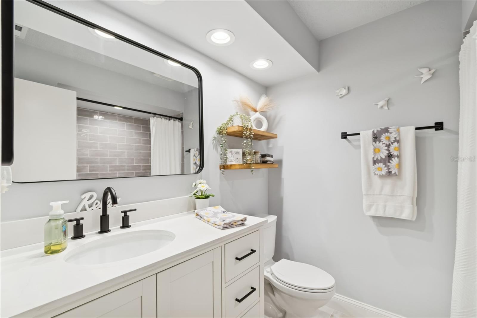 Image 13 of 35 For 7224 Greenville Court