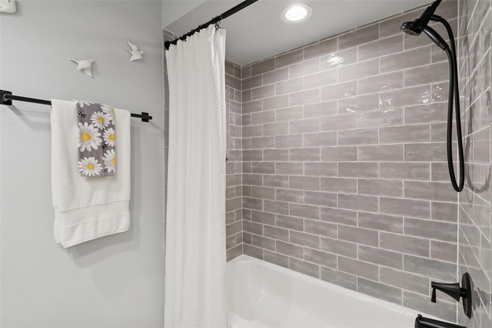 Image 14 of 35 For 7224 Greenville Court