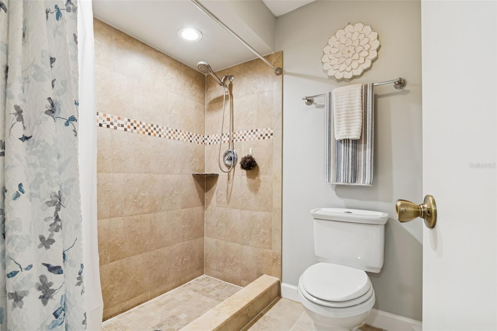 Image 22 of 35 For 7224 Greenville Court