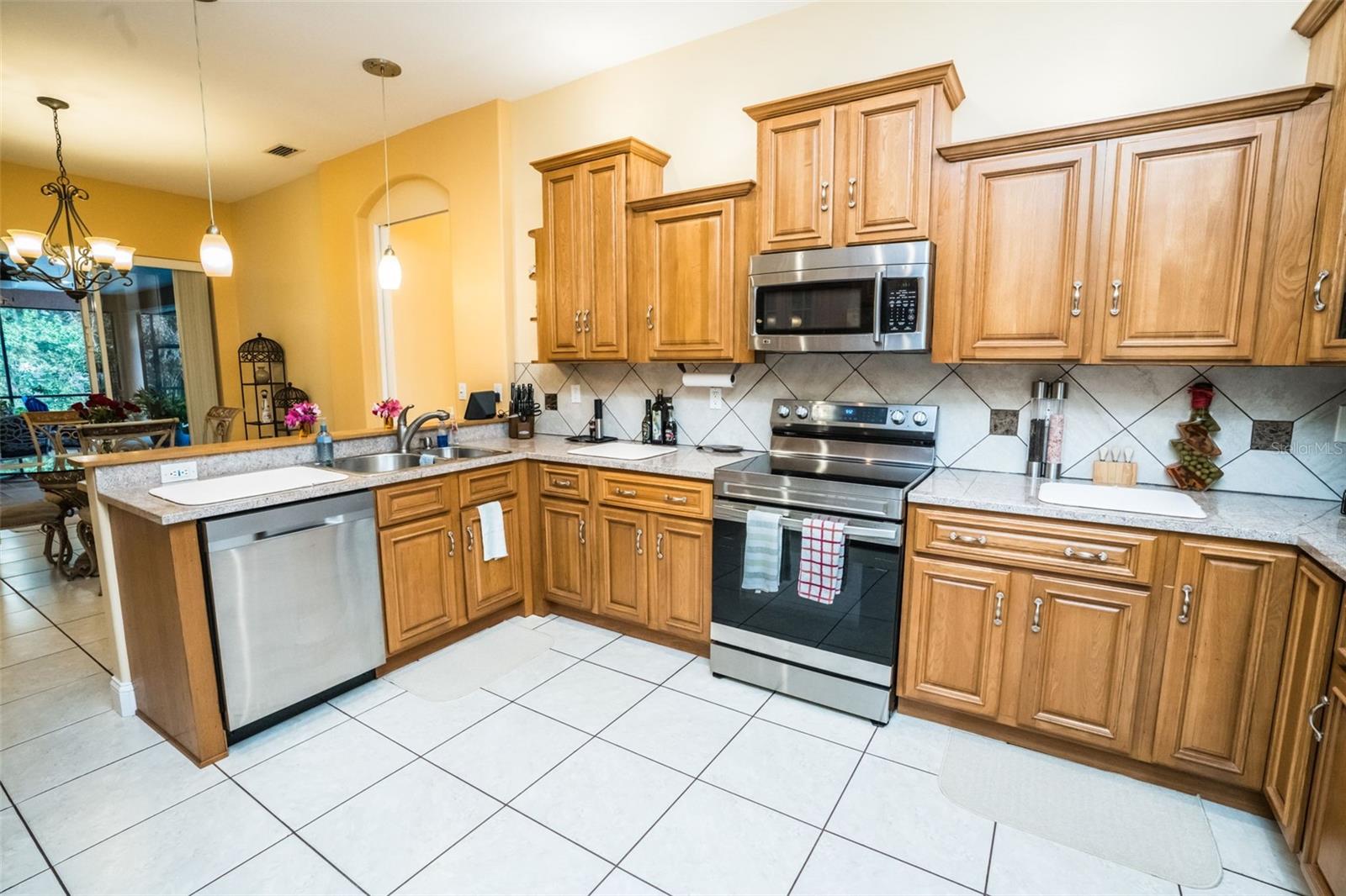 Image 10 of 80 For 1018 Lightfoot Road