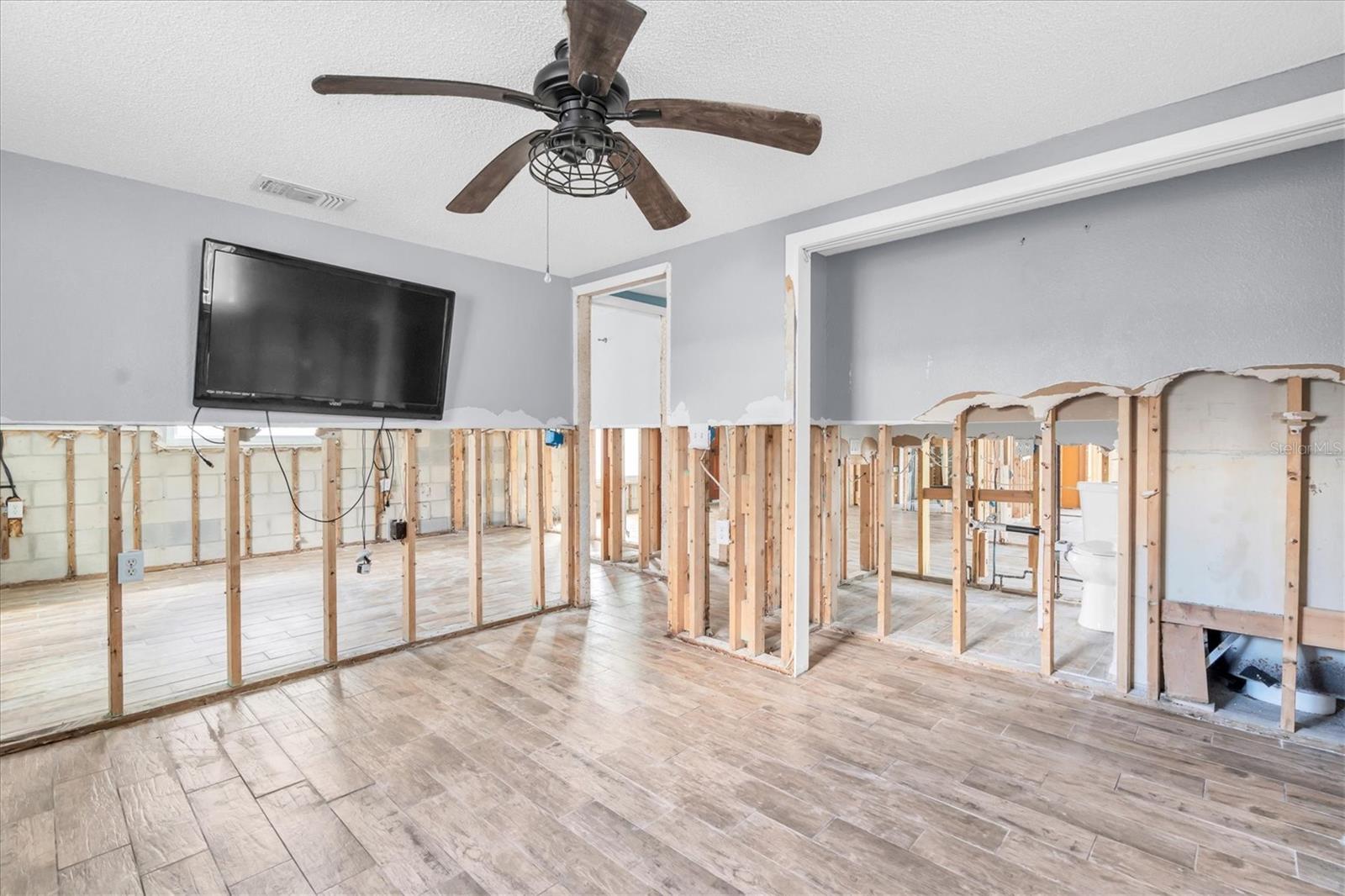 Image 14 of 23 For 5603 Quist Drive