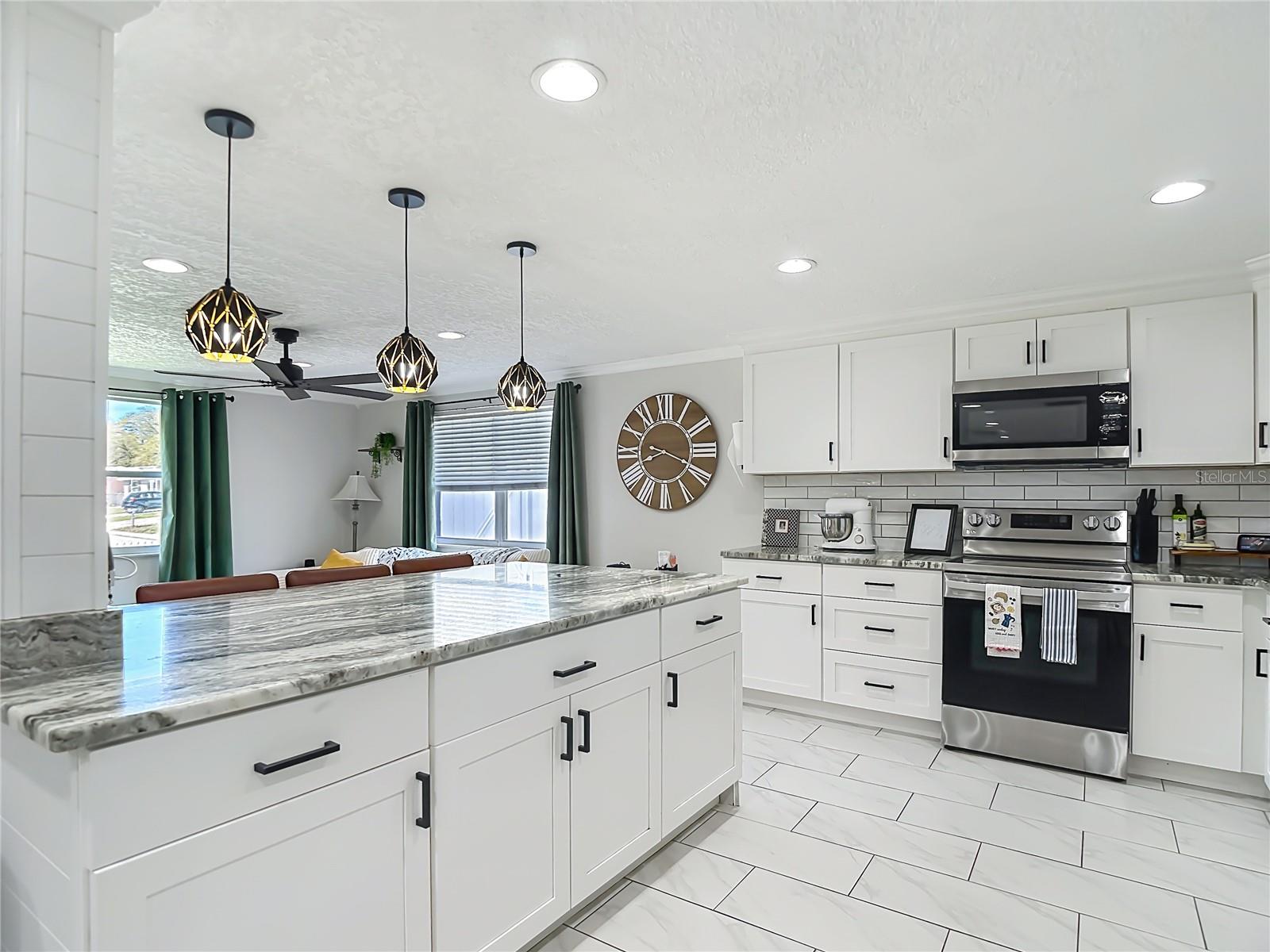 Image 11 of 51 For 9430 Palm Avenue