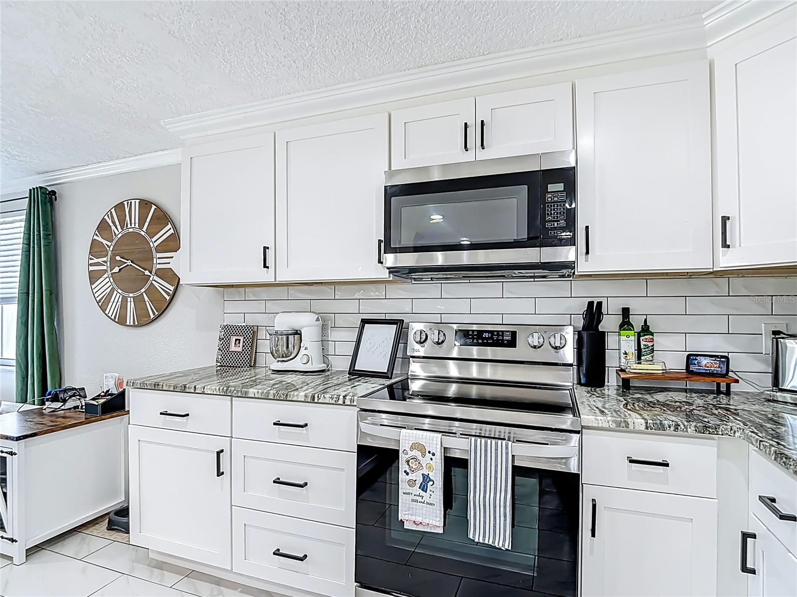 Image 13 of 51 For 9430 Palm Avenue