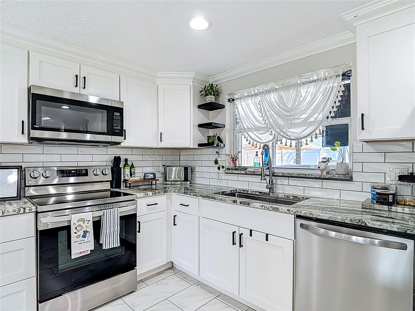 Image 14 of 51 For 9430 Palm Avenue