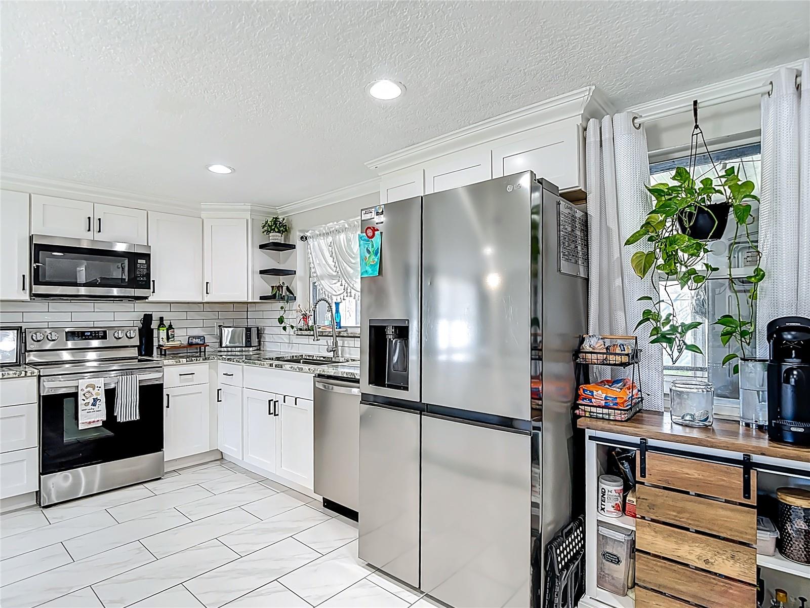 Image 16 of 51 For 9430 Palm Avenue