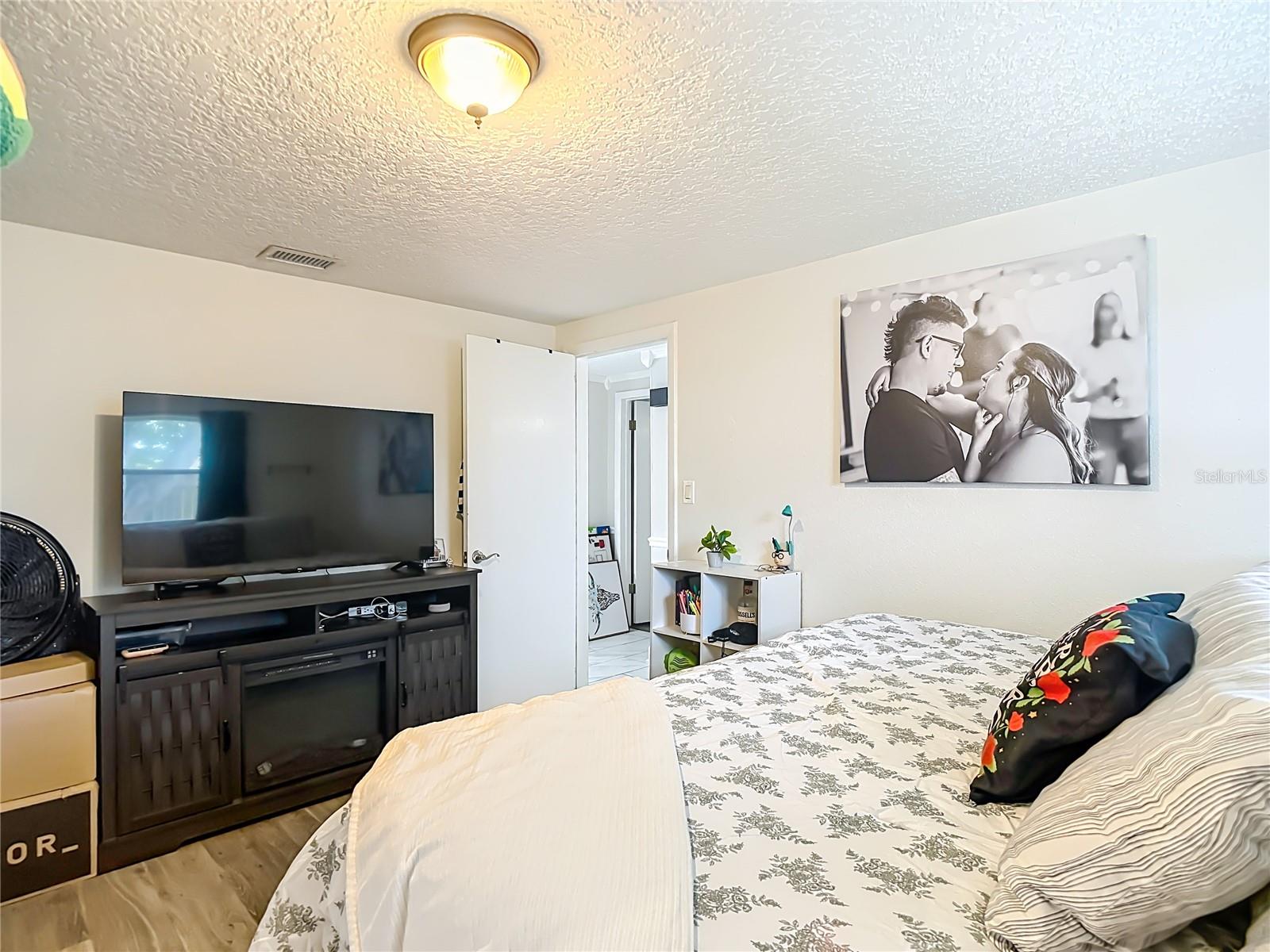 Image 26 of 51 For 9430 Palm Avenue