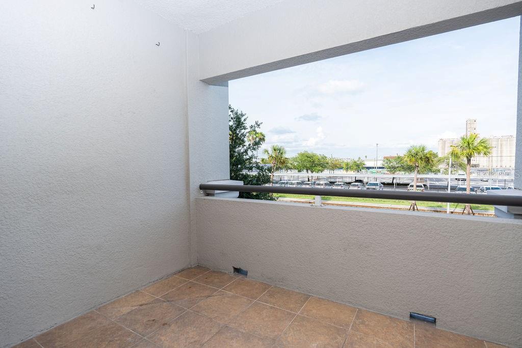 Listing photo id 29 for 1002 Channelside Drive 2c