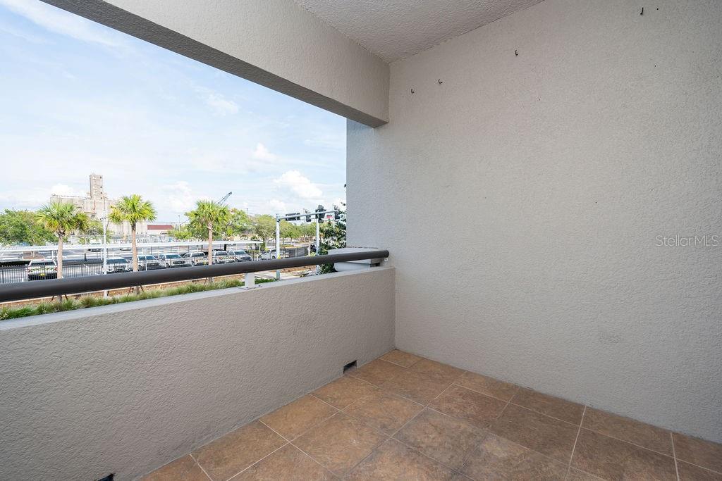 Listing photo id 30 for 1002 Channelside Drive 2c