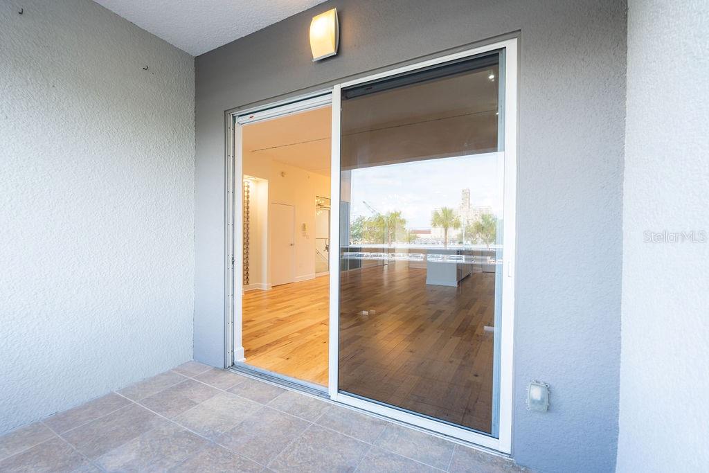 Listing photo id 32 for 1002 Channelside Drive 2c