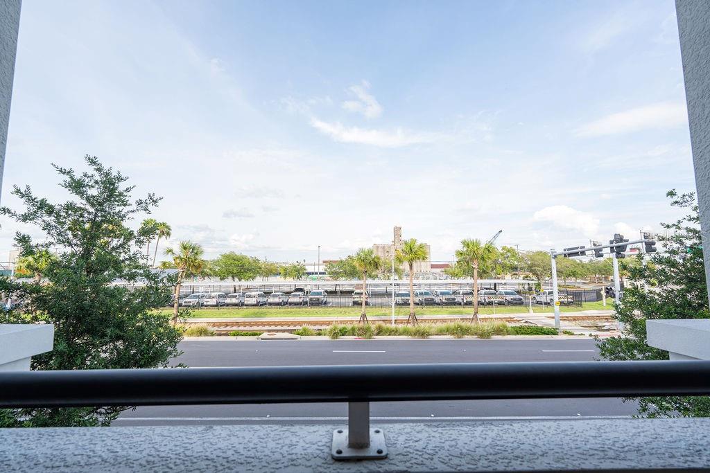 Listing photo id 33 for 1002 Channelside Drive 2c