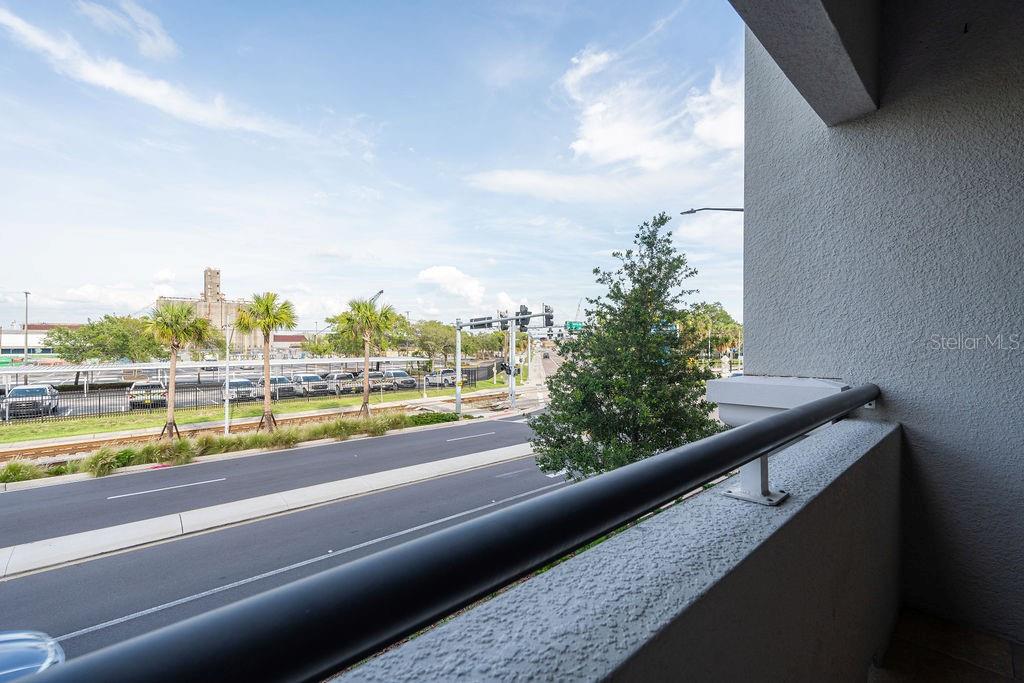 Listing photo id 34 for 1002 Channelside Drive 2c